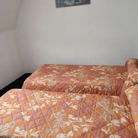 Du Commerce Et De Navarre 2*