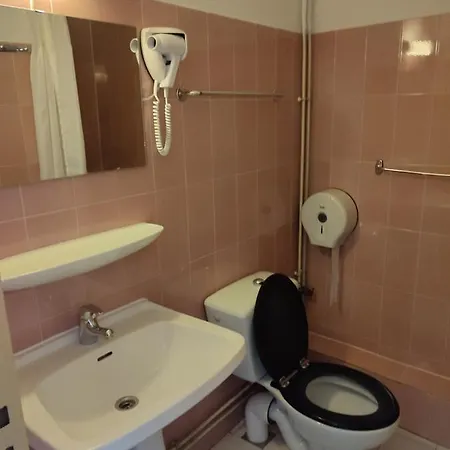 Otel Du Commerce Et De Navarre