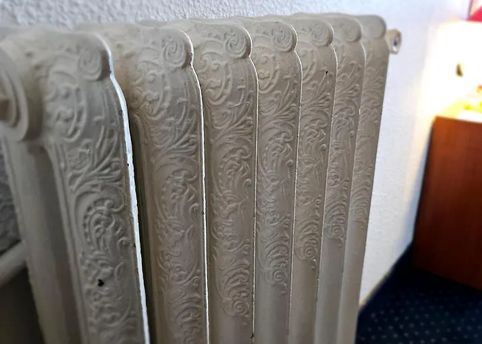 Du Commerce Et De Navarre 2* Lourdes