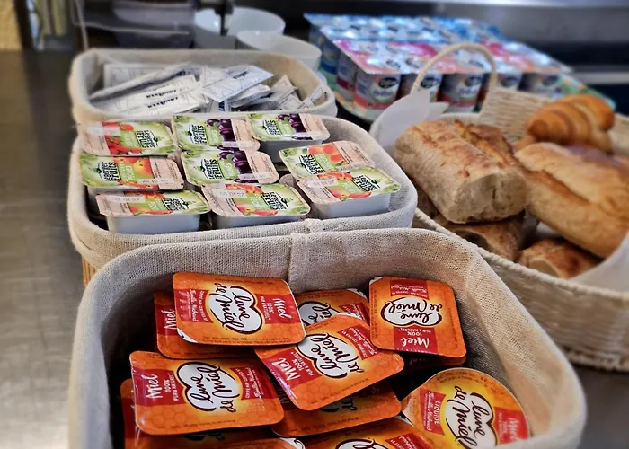 Hotel Du Commerce Et De Navarre