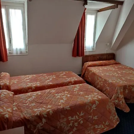 Du Commerce Et De Navarre 2*