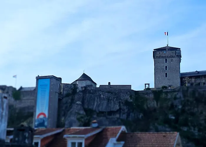 ホテル Du Commerce Et De Navarre 2*